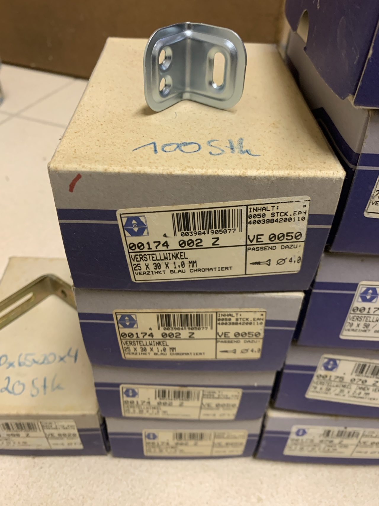 VERSTELLWINKEL 25X30X1MM