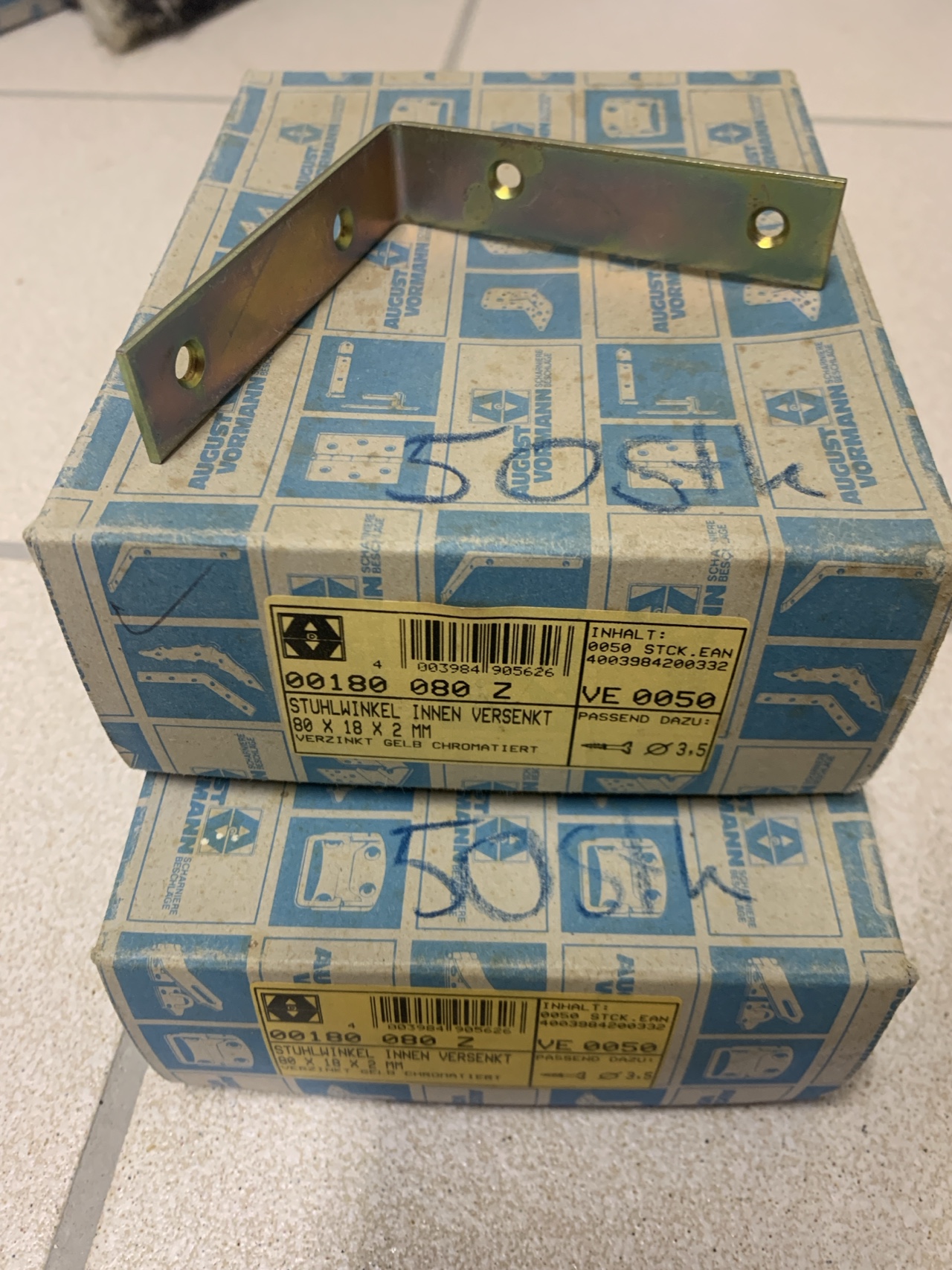 STUHLWINKEL INNEN VERSENKT 80X18MM